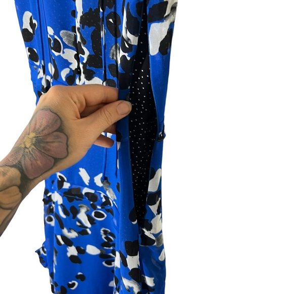 NWT CAbi Blue Collection Untamed Floral Sleeveless Sheath Knee Length Dress XS - Picture 5 of 11